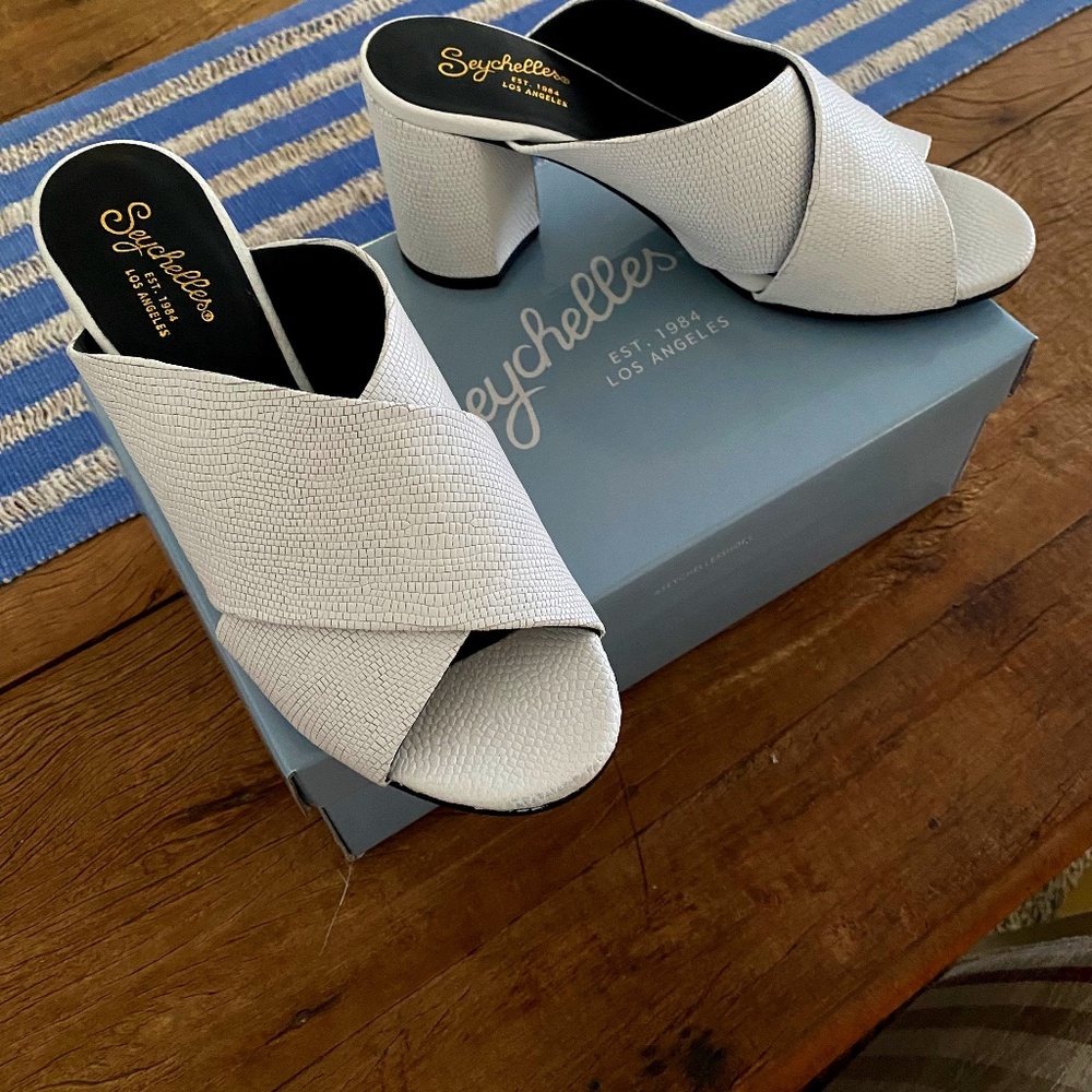 Seychelles Embark lizard white mule